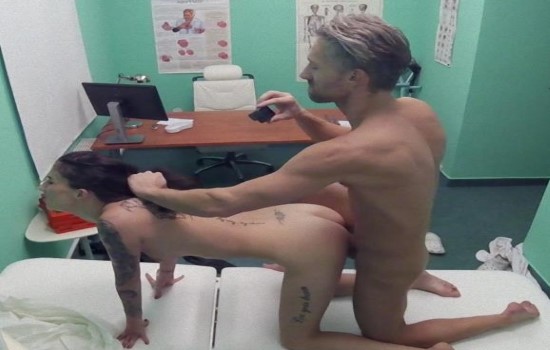 Ali Bordeaux – Hard sex after doc frees love balls (FakeHospital/2017)
